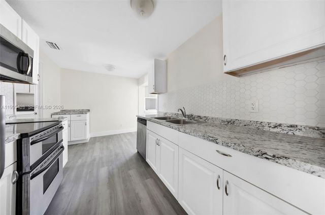 2520 NW 2nd Drive, Pompano Beach, FL 33064