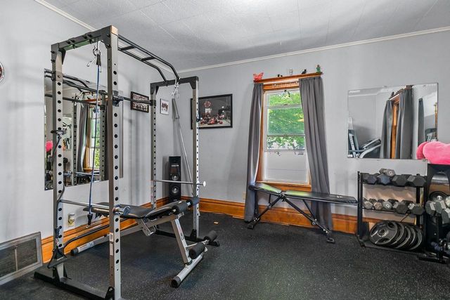 935 W 8TH AVENUE, Oshkosh, WI 54902