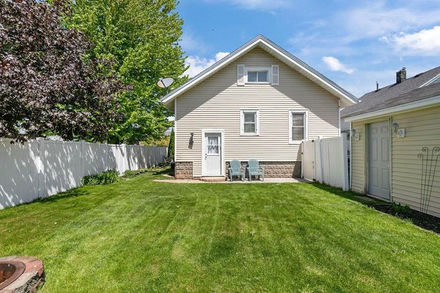 935 W 8TH AVENUE, Oshkosh, WI 54902