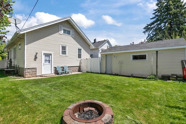 935 W 8TH AVENUE, Oshkosh, WI 54902