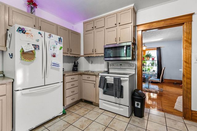 935 W 8TH AVENUE, Oshkosh, WI 54902