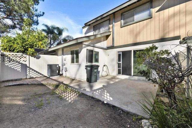 522 Smoketree Gln, Escondido, CA 92026