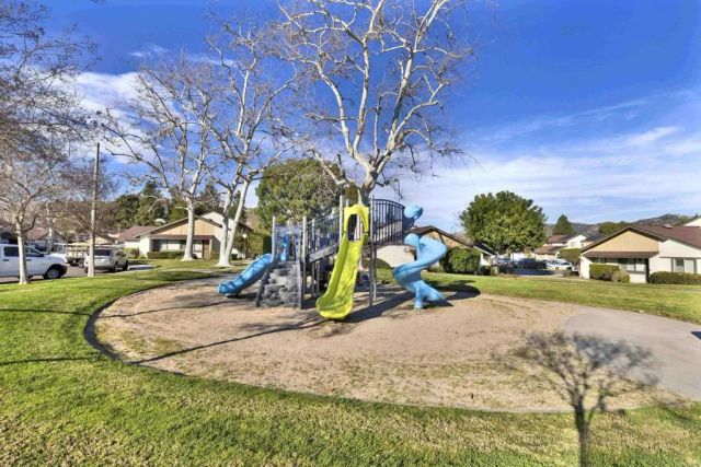 522 Smoketree Gln, Escondido, CA 92026