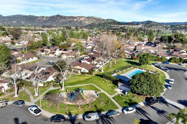 522 Smoketree Gln, Escondido, CA 92026