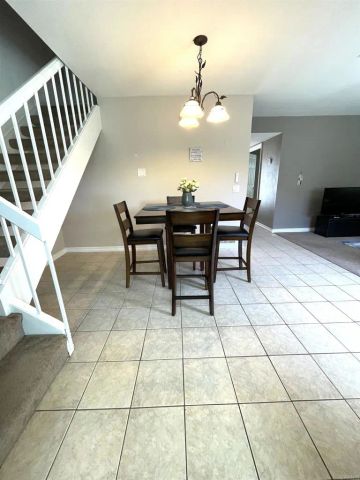 522 Smoketree Gln, Escondido, CA 92026