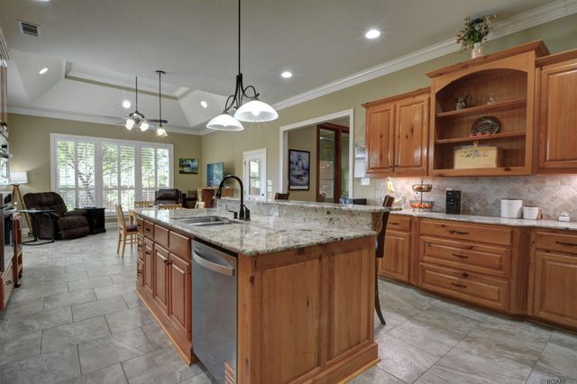 17524 W Purple Martin Ct, Baton Rouge, LA 70816