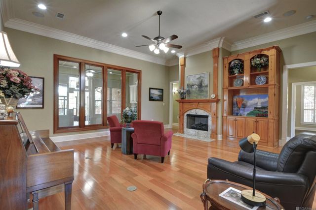 17524 W Purple Martin Ct, Baton Rouge, LA 70816