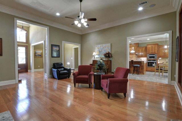 17524 W Purple Martin Ct, Baton Rouge, LA 70816