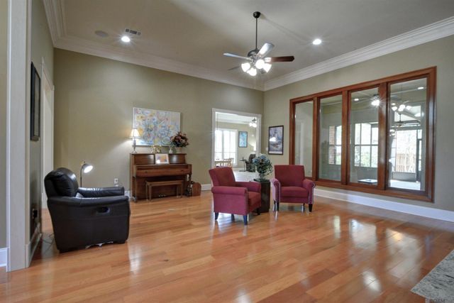 17524 W Purple Martin Ct, Baton Rouge, LA 70816