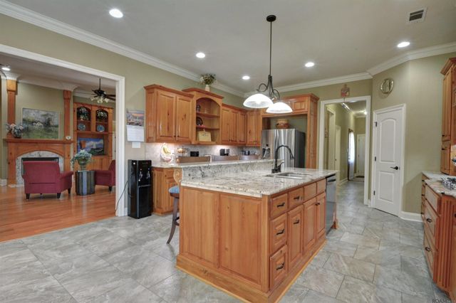 17524 W Purple Martin Ct, Baton Rouge, LA 70816