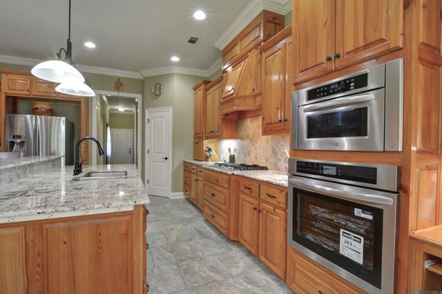 17524 W Purple Martin Ct, Baton Rouge, LA 70816