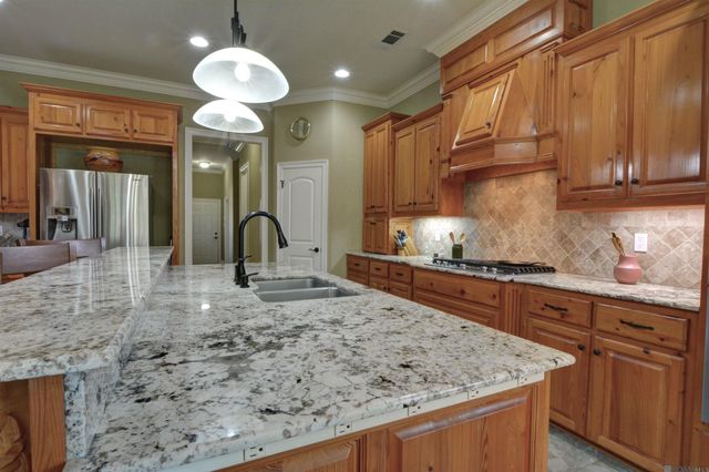 17524 W Purple Martin Ct, Baton Rouge, LA 70816