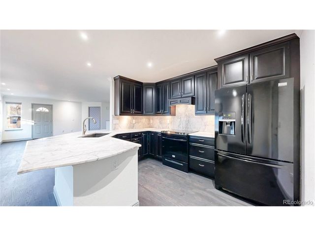 2705 S Delaware St, Englewood, CO 80110