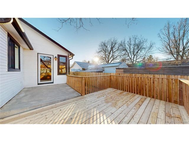 2705 S Delaware St, Englewood, CO 80110