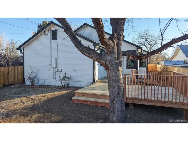 2705 S Delaware St, Englewood, CO 80110
