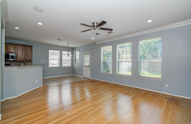 6307 S Wintersage Lane, Houston, TX 77066