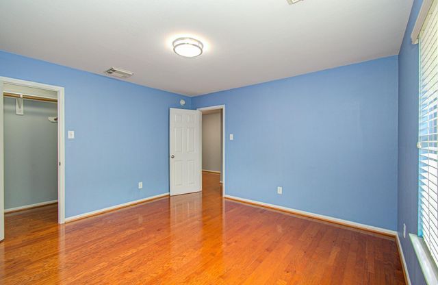 6307 S Wintersage Lane, Houston, TX 77066