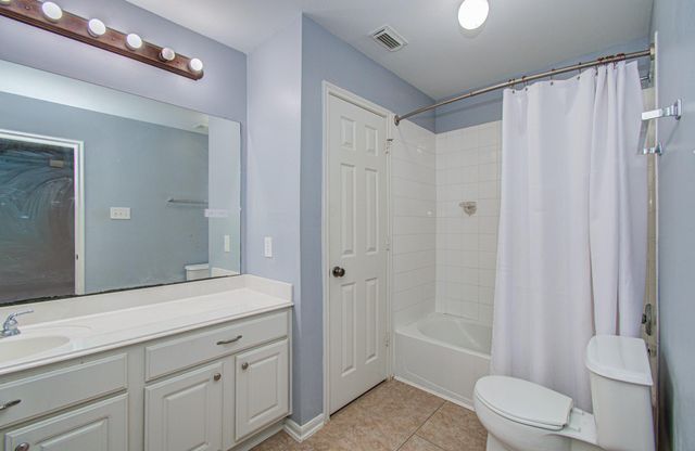 6307 S Wintersage Lane, Houston, TX 77066