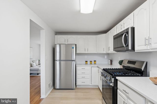1006 MIDDLEBOROUGH RD, Baltimore, MD 21221