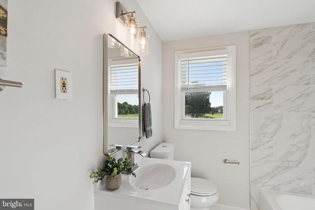 1006 MIDDLEBOROUGH RD, Baltimore, MD 21221