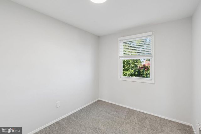 1006 MIDDLEBOROUGH RD, Baltimore, MD 21221