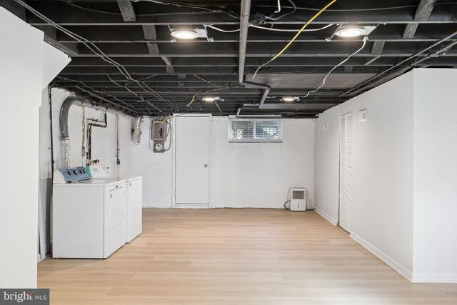 1006 MIDDLEBOROUGH RD, Baltimore, MD 21221