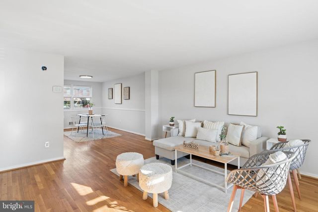 1006 MIDDLEBOROUGH RD, Baltimore, MD 21221