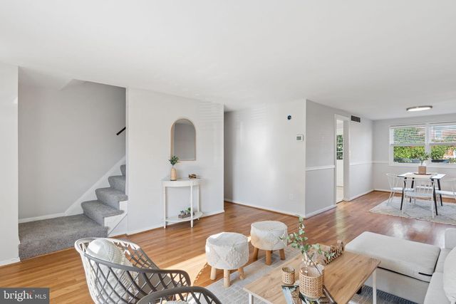 1006 MIDDLEBOROUGH RD, Baltimore, MD 21221