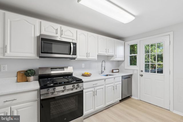 1006 MIDDLEBOROUGH RD, Baltimore, MD 21221