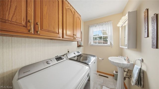 817 George Street, Belpre, OH 45714