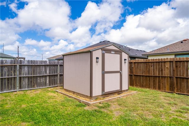 7214 S Lake Bliss, Corpus Christi, TX 78414