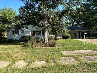 514 W Maxwell Street, Dewitt, AR 72042