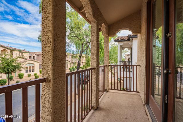 2395 W DUSTY WREN Drive, Phoenix, AZ 85085