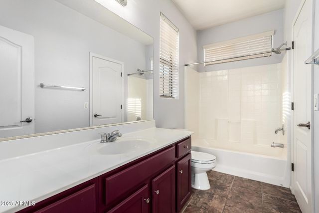 2395 W DUSTY WREN Drive, Phoenix, AZ 85085