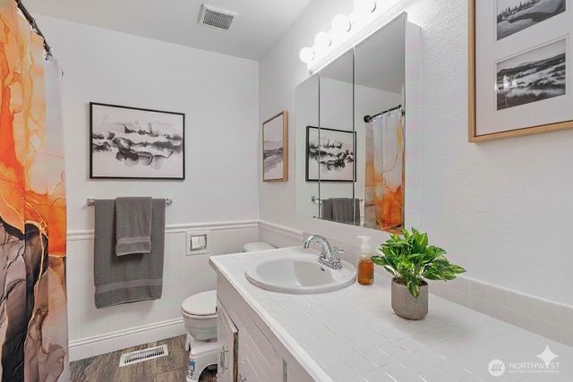 4614 Lakeridge Drive E, Lake Tapps, WA 98391