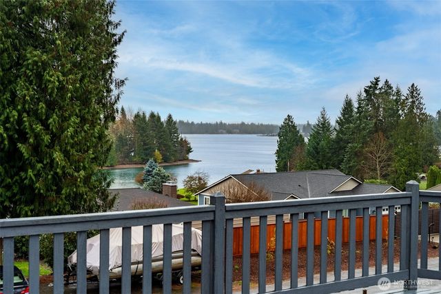 4614 Lakeridge Drive E, Lake Tapps, WA 98391