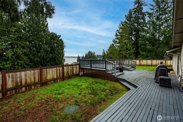 4614 Lakeridge Drive E, Lake Tapps, WA 98391