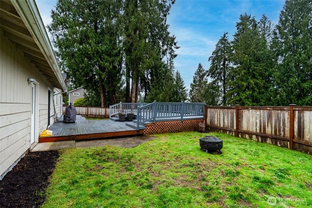 4614 Lakeridge Drive E, Lake Tapps, WA 98391