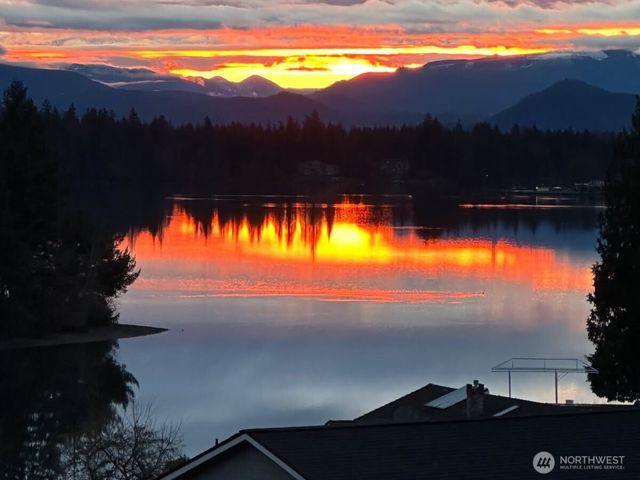 4614 Lakeridge Drive E, Lake Tapps, WA 98391