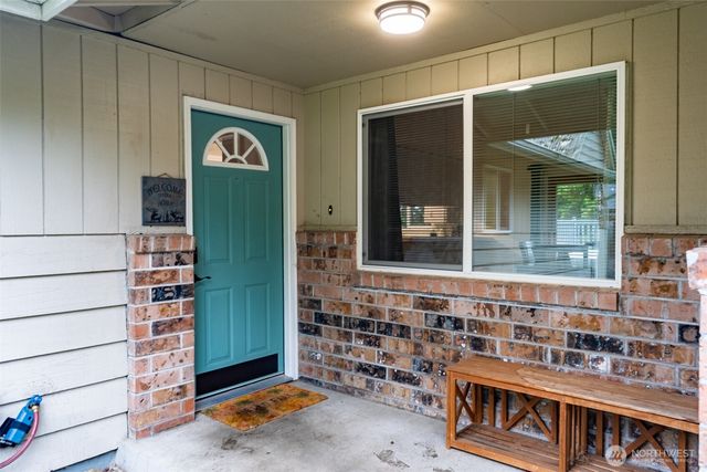 4614 Lakeridge Drive E, Lake Tapps, WA 98391