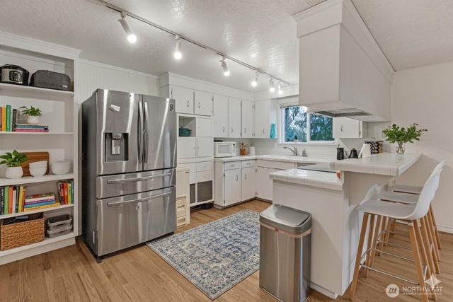 4614 Lakeridge Drive E, Lake Tapps, WA 98391