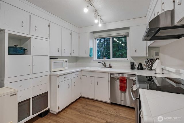 4614 Lakeridge Drive E, Lake Tapps, WA 98391