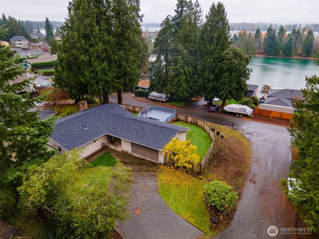 4614 Lakeridge Drive E, Lake Tapps, WA 98391