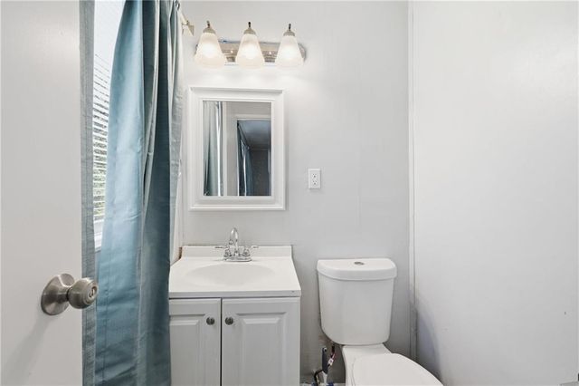 814 Brookdale Rd, Toccoa, GA 30518