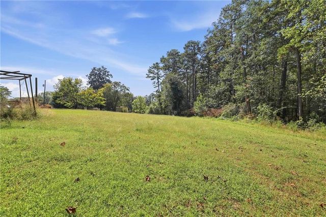 814 Brookdale Rd, Toccoa, GA 30518