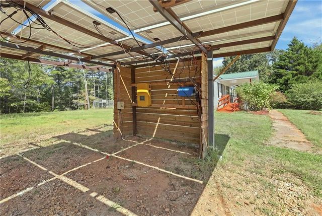 814 Brookdale Rd, Toccoa, GA 30518