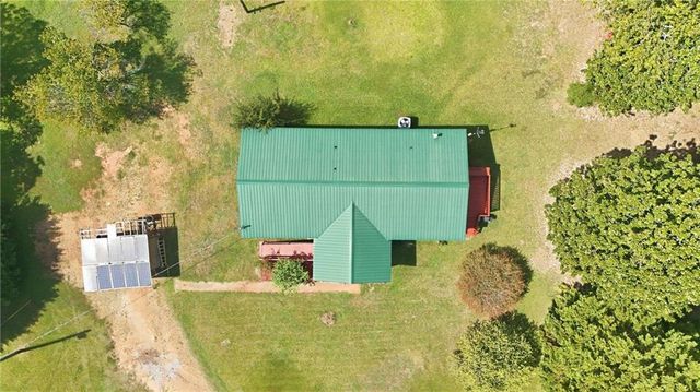 814 Brookdale Rd, Toccoa, GA 30518