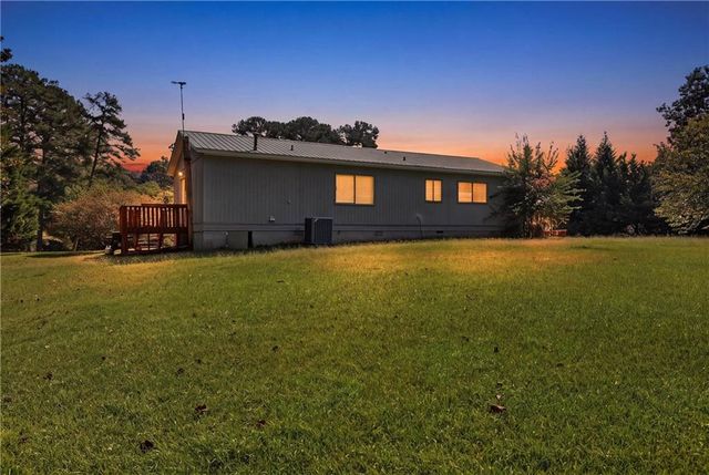 814 Brookdale Rd, Toccoa, GA 30518