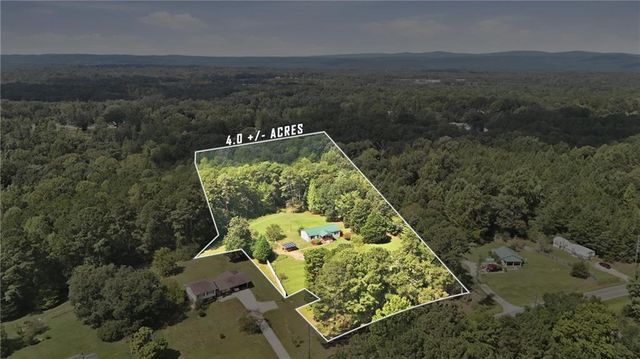 814 Brookdale Rd, Toccoa, GA 30518