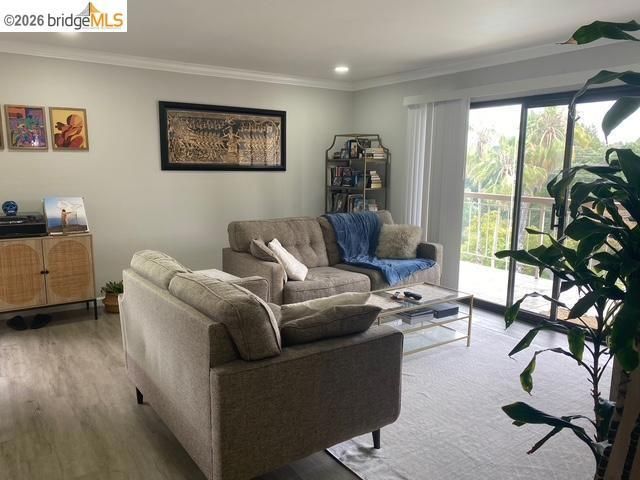 360 N Civic Dr, Walnut Creek, CA 94596